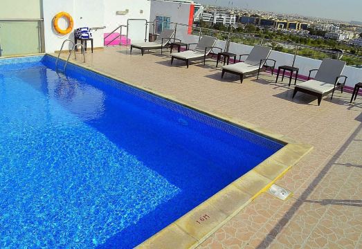 호텔 수영장 전경