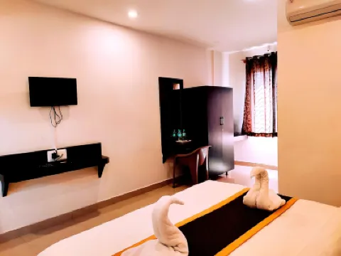 Yuvraj Galaxy Inn Hotels near Mysore Palace