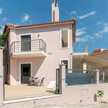 La Casa Rosa Seaside Getaway