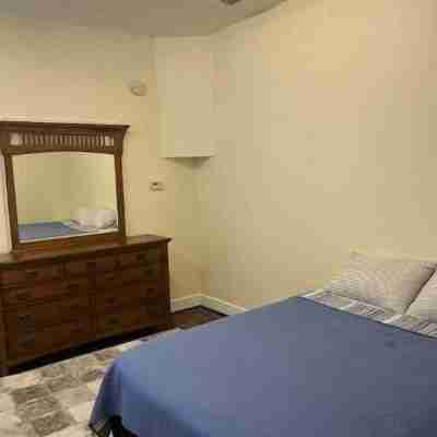 Historic down town Titusville apt A . Private no host! Rooms
