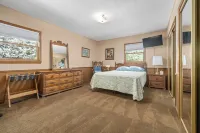 Charming 5-bedroom farmhouse on 10 acres in serene Saluda