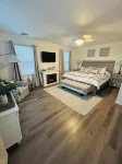 NEW! Charming RiversideHome-CT RiverPrivate, Spacious, Family & Pet Friendly