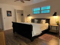 Cozy Lakeside Cabin in Melrose