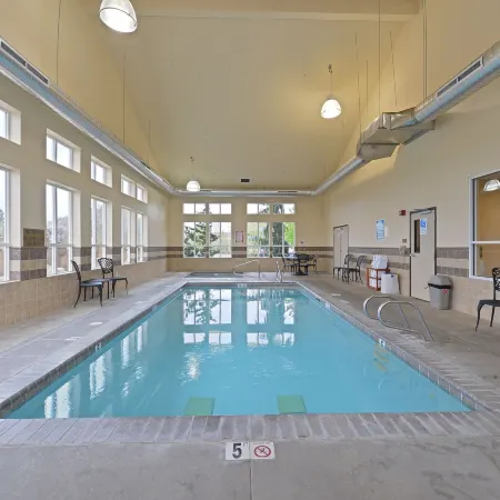 Comfort Inn & Suites McMinnville Wine Country
