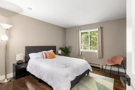 Awesome Country Retreat - 4BR - Private & Peaceful