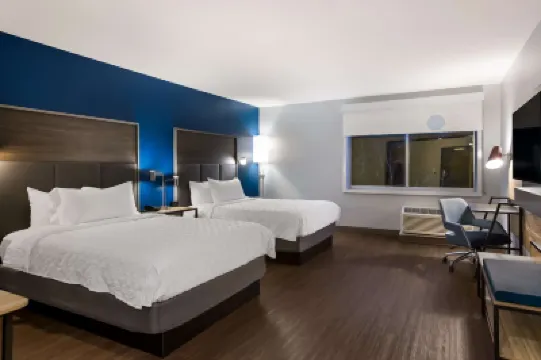 Tru by Hilton Traverse City Отели в г. 