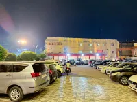 Hotel Emperor Paradise - ที่มีที่จอดรถ