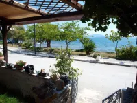 Alonaki Seafront Cottage
