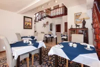 Villa Venusta Luxury Guesthouse - Solar Power - Frühstück
