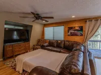 Relaxing retreat in Duck Creek, lots of exciting adventures inside and out 칸 카운티 호텔