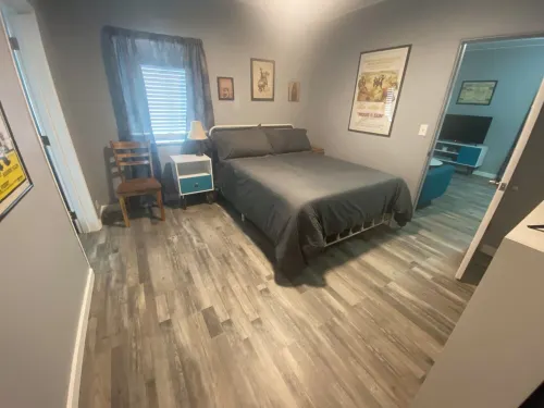 Toughnut Blue - Downtown Tombstone Historic District - 1 Block to All the Action Hotels in Tombstone