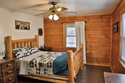Cozy cabin 10 minutes to Harrah's Cherokee! Hotels in der Nähe von Mingus Mill