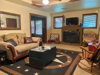 Charming 2-Bedroom House in Coleman with AC and WiFi.  Sleeps 7 & No Pets.