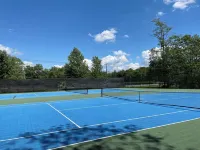 Summer Time! Hot Tub! Game Room, Large Wooded Lot, Hiking, Water Parks