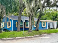 Hunter Lake Cottage w/ Parking, AC & W/D ~ Dogs Are Welcome