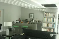 Character house downtown, quiet street, near castle, harbor Hotels in Noirmoutier En L'Ile