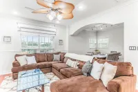 Private Oasis near Springs w/ King Bd + Pool Table