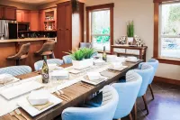 5 Bedroom Seabrook Farmhouse, Hot Tub and Swimming Pool 3 min-Butchart Gardens