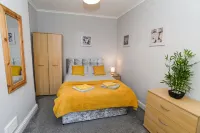 Luxury 2 bedroom terraced home next to Bentley Motors.