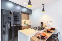 Modern Apt: By Medellín, Park, Dining, Balcony, Nightlife, WiFi & Self Check-in