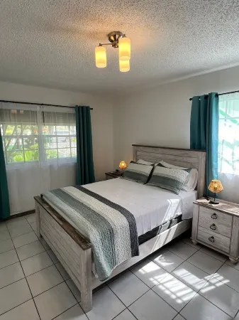 Beautiful new N1 2 bedroom apartment in Gd Case Отели в г. Горанд-Кейс