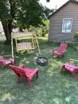 The Riverside Retreat! cozy, newly remodeled home
