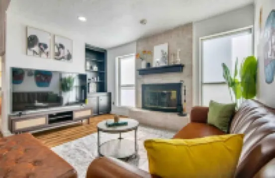 Joyful Hawaii Amazing Pool 4BRs Home in Missouri city- super highway accessible Hotels in Missouri City