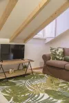 Living Coimbra Corpo de Deus, Two-Bedroom Apartment, AC, WIFI,