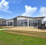 Large Comfortable Modern 4 Bedroom Home