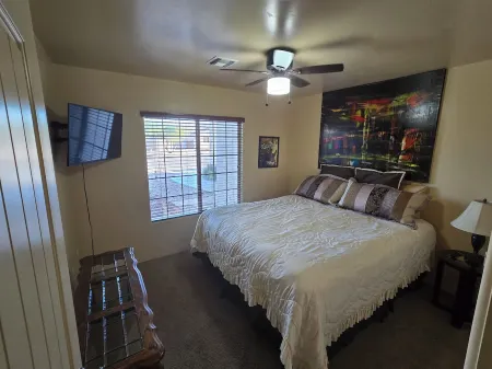 Desert Oasis - 4BR/2BA Home with Pool & Spa