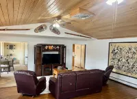 Charming, pet friendly home close to area attractions in beautiful Cody!