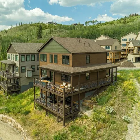 Elevated Mountain Retreat—Private, Spacious, Minutes from Adventure