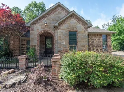 The First Place- Gorgeous 3/2 walk to Square/TWU