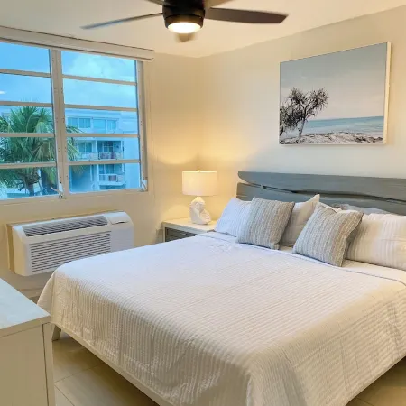 Crab Shack Condo at the Beach! Newly renovated! Beachfront with pool!