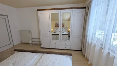 Vacation apartment Edeltraud on Lake Millstatt, hiking vacation and much more FeWo 4 Отели в г. Dobriach