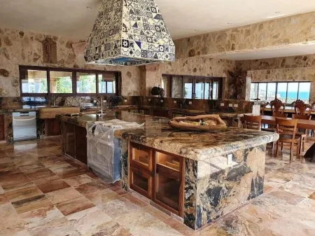 Castle in Cabo! One of a Kind - Ocean views Отели рядом с достопримечательностью «Los Cabos Whale Shark»