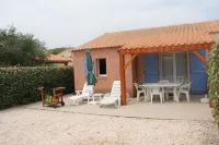 Les marines du Roussillon n 32 swimming pool tennis boules court 100m from the sea