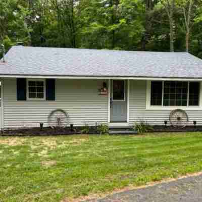 Walk The Paved Bike Path To The Million Dollar Beach And Village of Lake George! Hotel Exterior