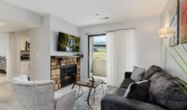 New! Remodeled Ski & Hiking Retreat - 5 min from resort!