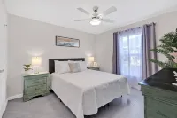 Modern Private 2 BR 1 BA and Kitchen Near the Beach