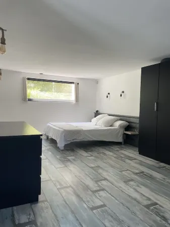 House with swimming pool and jacuzzi 15 minutes from the beach Отели рядом с достопримечательностью «Mas Provencal La Richaude»