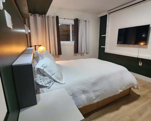 1 - BR Travellers  Basement Suite.NO Cleaning fee, Sumas Mountain Rd,Abbotsford Hotels in Abbotsford
