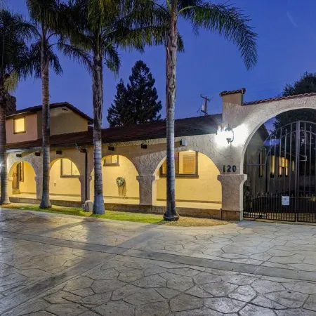 Sunset Spanish Villa W/ Pool, Pool table, BBQ +