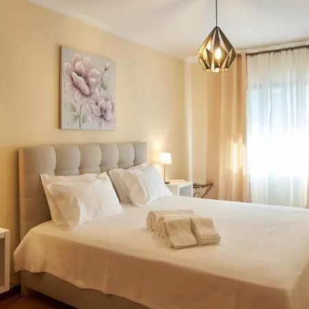 Apt. in Pinhão, heart of Alto Douro wine region, vineyards and Douro River view