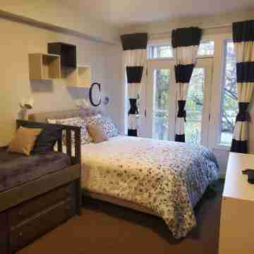 Waterfront Condo Right On Okanagan Lake Rooms