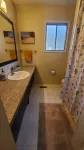 Cozy-Warm Family Friendly, West ED Mall 5Min, AC, King Master, Queens and Dbls