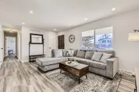 Insta-worthy 12 min to DT 6Bd 2.5Bt Modern Home