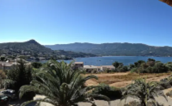 air-conditioned apartment with sea-view terrace