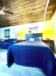 Cozy Lake Front Studio Cabin - Wifi/AC/Queen Bed/Twin Sleeper/Lake View- Cabin 3