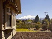 Piwari Villa  - Summer Hike & Bike, Winter Snow & Spa Hotels in Ohakune